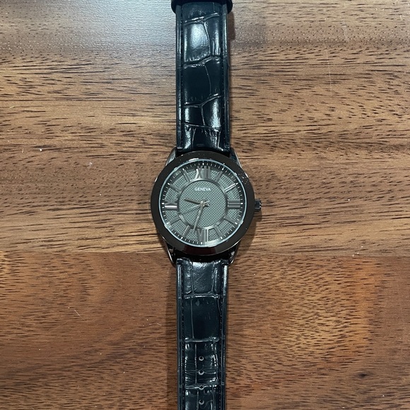 Geneva Black Crocodile-Embossed Men's Watch - Picture 1 of 7